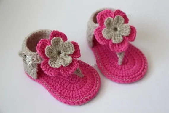 Baby flip-flop sandals in cotton crochet